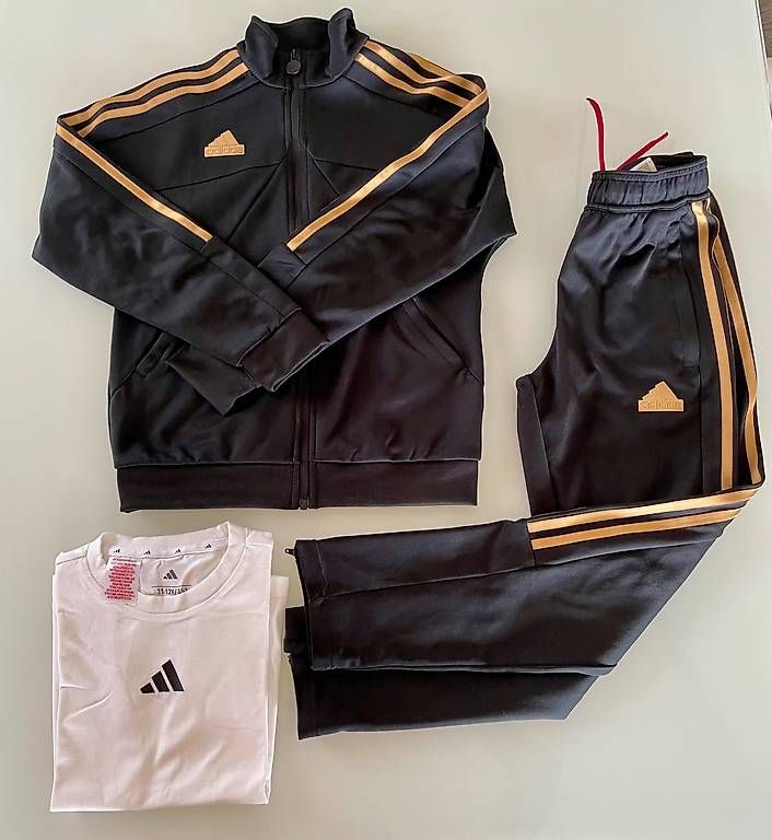 Adidas Lotti di vestiti: Kleiderpaket Adidas Gr. 152 – Usato da Lufingen venduto da mar_v5lj