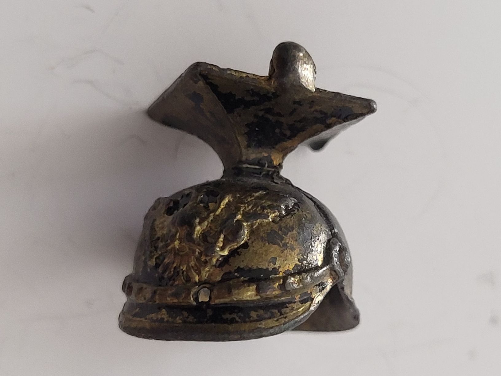 Antike Kleidung & Accessoires: antiker miniatur Helm Militär – Gebraucht aus nunningen von mic_88k2