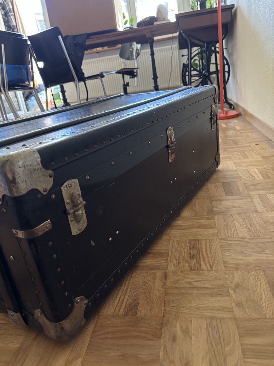 Cassapanche: Antiker Reisekoffer / Truhe – Usato da Bern venduto da agata89 4