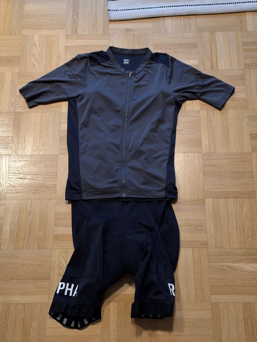 Rapha Leibchen & Hosen: Rapha Pro Team Kit Hose & Jersey – Gebraucht aus Rheinfelden von DA__RIO