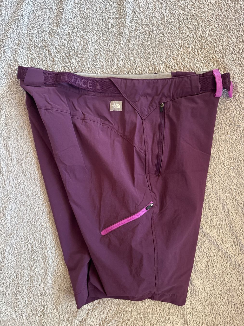 North Face Pantaloni: Short North Face gr. 10 – Usato da Ovronnaz venduto da Etagne68 2