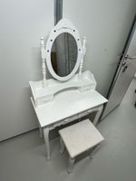 Schminktisch mit Hocker und Spiegel