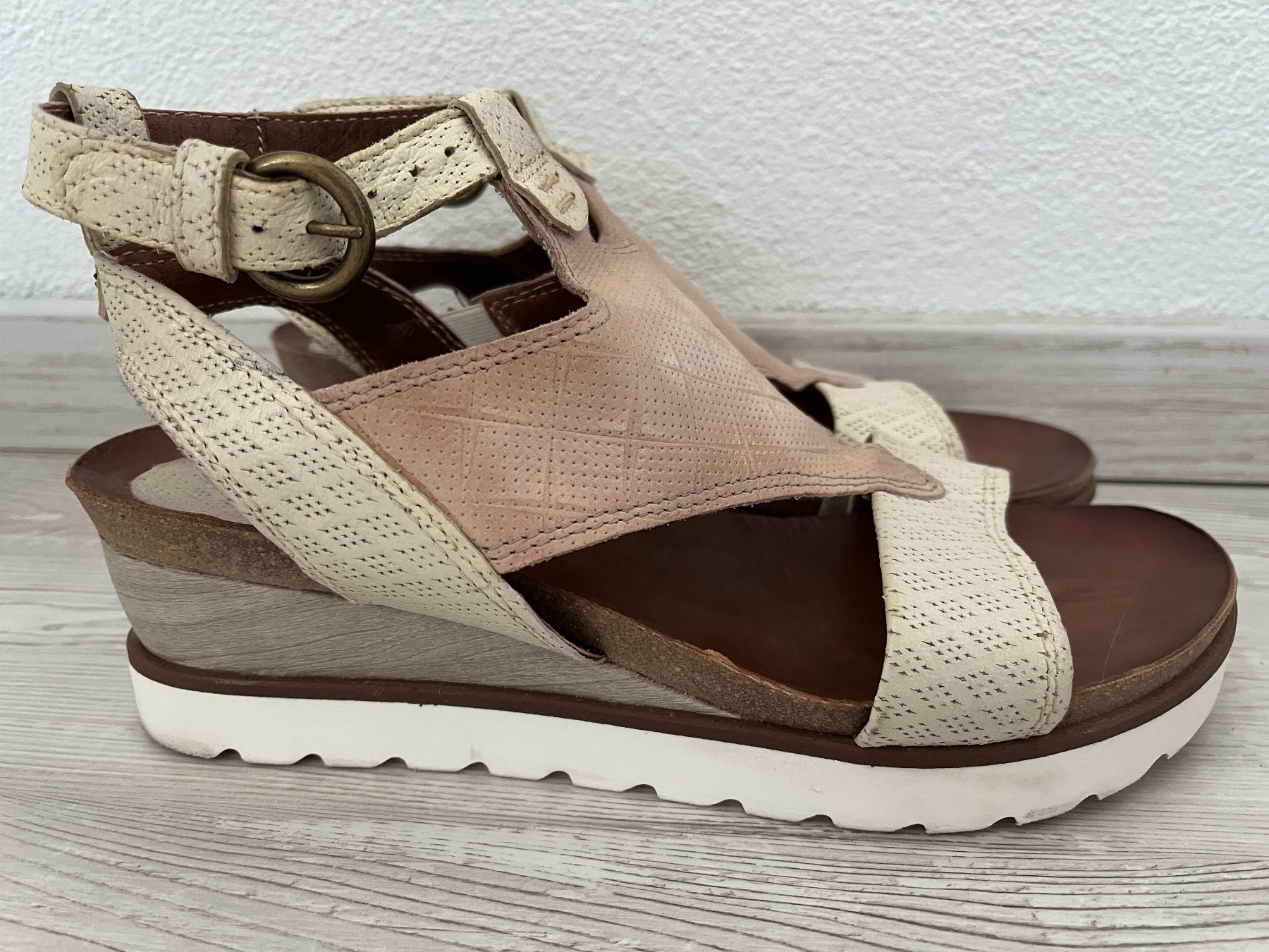 Mjus Damenschuhe: Sandales compensées MJUS beige-rose – Gebraucht aus Court von Style_ambre