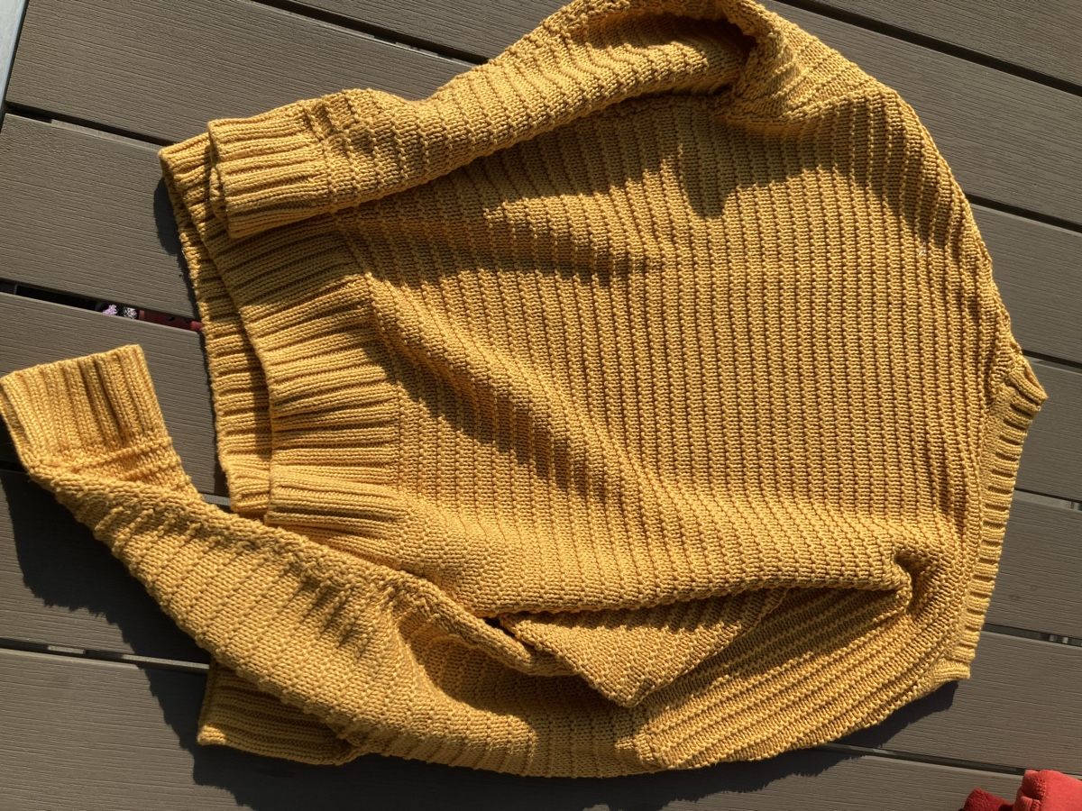 Pulls & Sweat-shirts: Gelber Pullover – D'occasion à Kesswil par Branca-01 3
