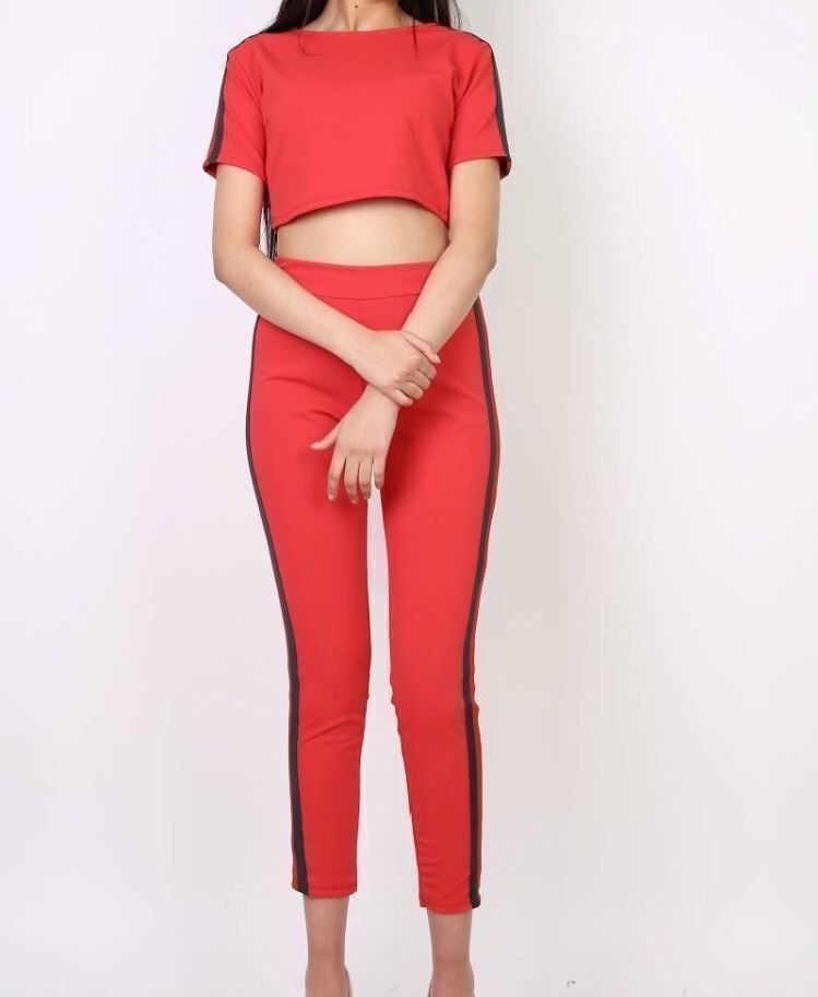 Pantaloni: Ensemble jogging rouge ou bleu ou rose – Nuovo e nell'imballaggio originale da Petit-Lancy venduto da mina222 2