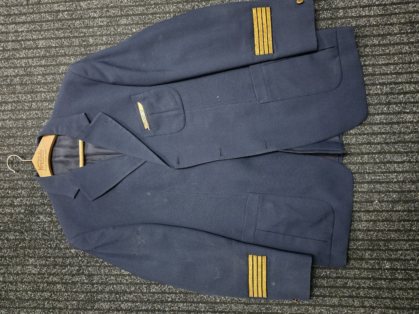 Swissair Uniformi: Piloten Sakko Swissair Uniform – Usato da Dorf venduto da Echo_Elements 1