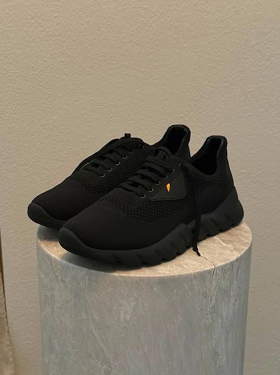 Fendi Chaussures hommes: Fendi Sneaker in Gr. 42 – D'occasion à Zunzgen par Vicehead77