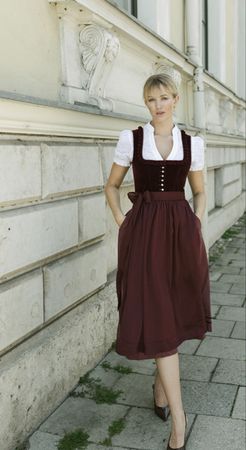 Marjo Dirndl bordeaux Gr. 36 – Herbst/Winter Tracht👗