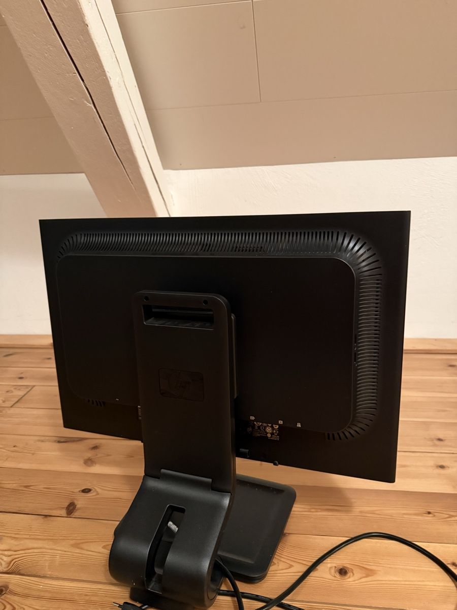 Hewlett Packard Monitor: HP Monitore – Usato da Oberdorf SO venduto da Zurbi07 2