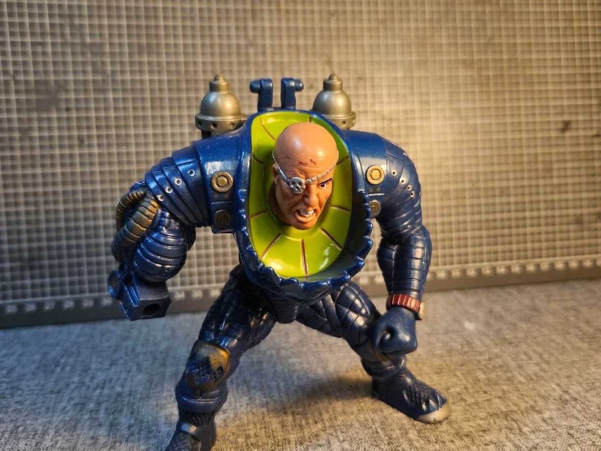 Statuette: STREET SHARKS DR.PIRANOID 1995 – Usato da Sarnen venduto da rockola02