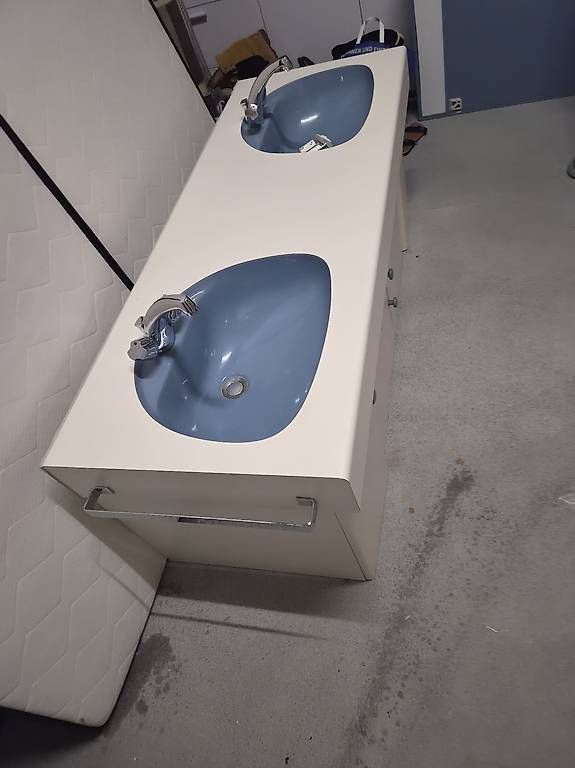 Specchi: Spiegel und Doppellavabeau – Usato da Oberentfelden venduto da Mary_ana 1