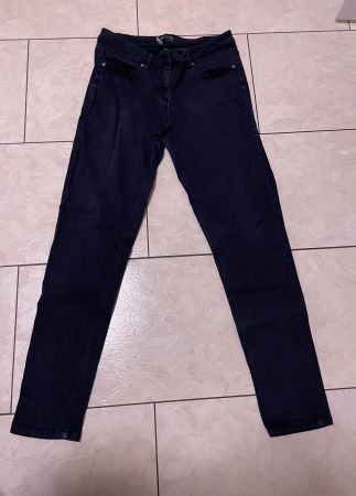 black skinny Jeans