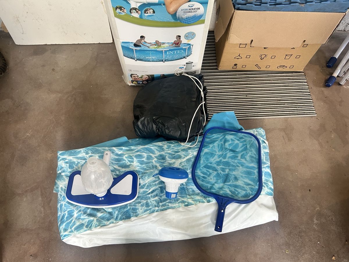 Intex Piscine: Intex Pool Set 3.1m mit Zubehör – Usato da Muttenz venduto da Casino1978 2
