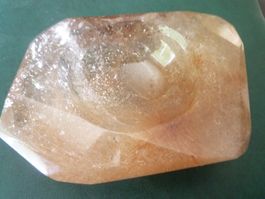 Quarz mit Goldrutil Einschlüssen -Aschenbecher-Unikat