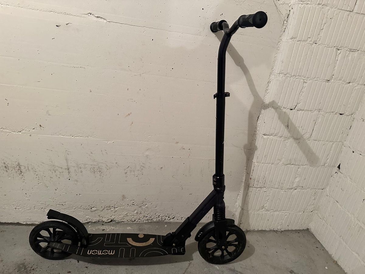 Scooters: Motion Scooter schwarz – D'occasion à Moosseedorf par ram_c65w