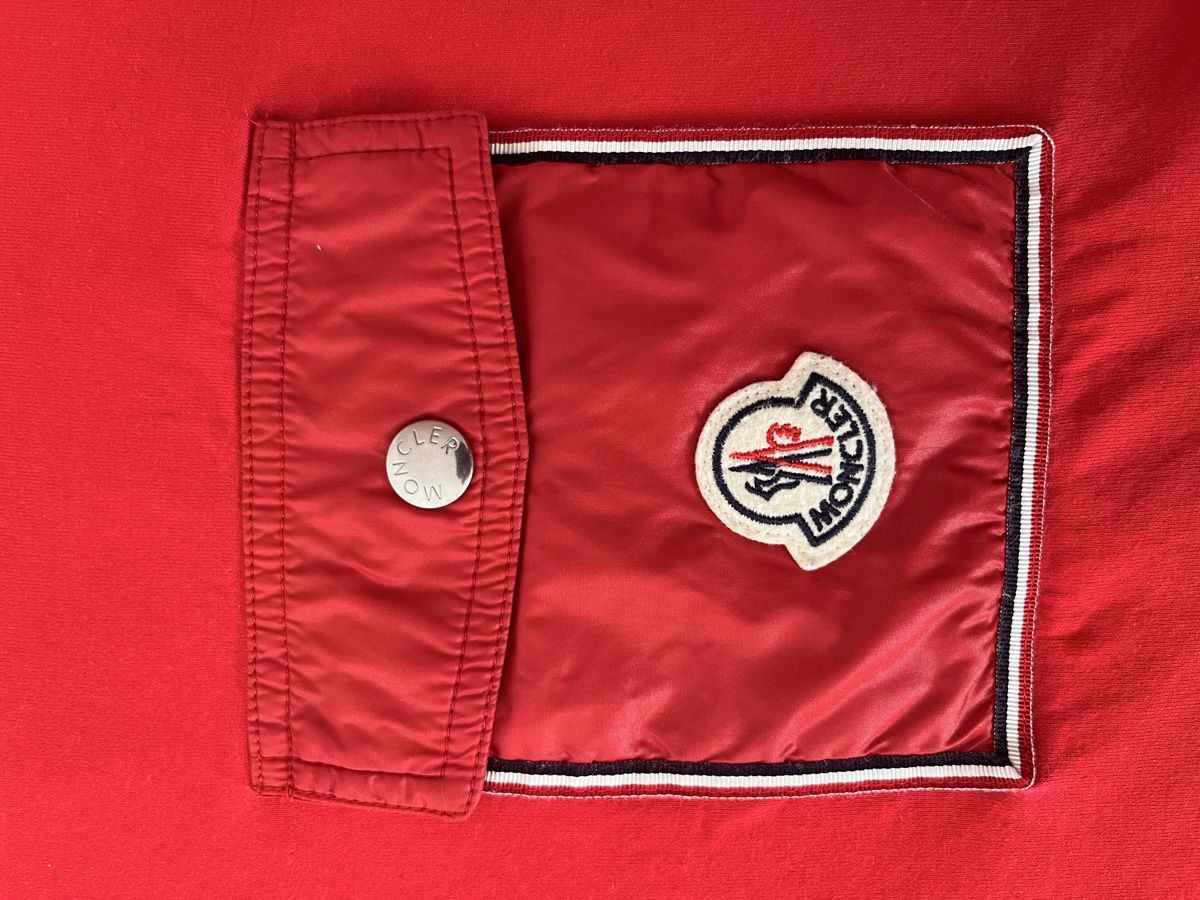Moncler T-shirt: Moncler T-Shirt  – Usato da Neuhausen am Rheinfall venduto da ViktorSdAR 3