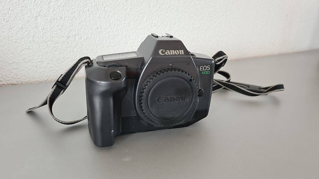 Fotocamera: Canon EOS 600 analog Gehäuse – Usato da Jona venduto da rru_ypz8 1