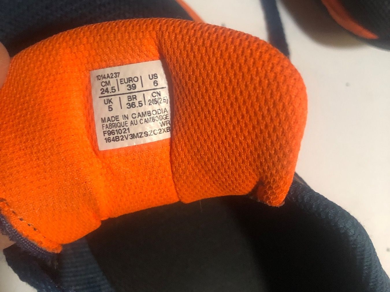Scarpe da donna: Baskets neuves ASIKS 36,5 – Nuovo (secondo la descrizione) da Arnex-sur-Orbe venduto da cam_9hc7 2