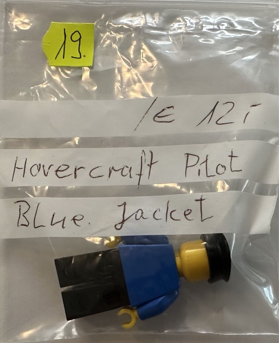 Lego Spielzeuge: 1 LEGO Figur Hovercraft Pilot blaue Jacke Nr. 19. – Gebraucht aus Rheinfelden von zim_2hqc 3