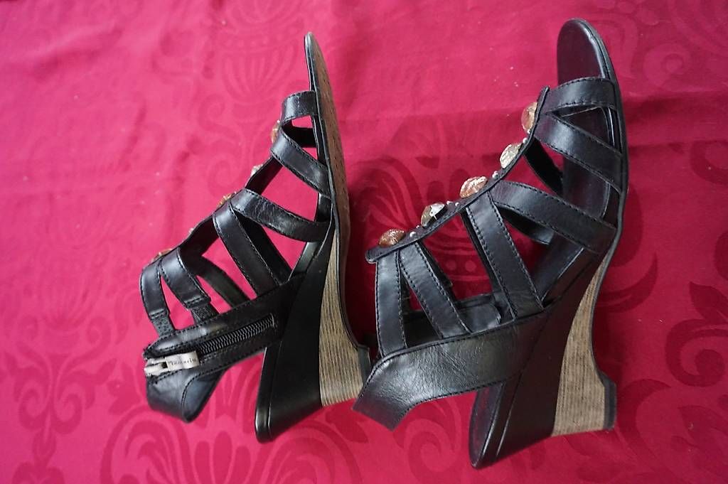 Tamaris Scarpe da donna: Tamaris Gr. 40 Sandalen – Usato da Luterbach venduto da Eggenschw5 2