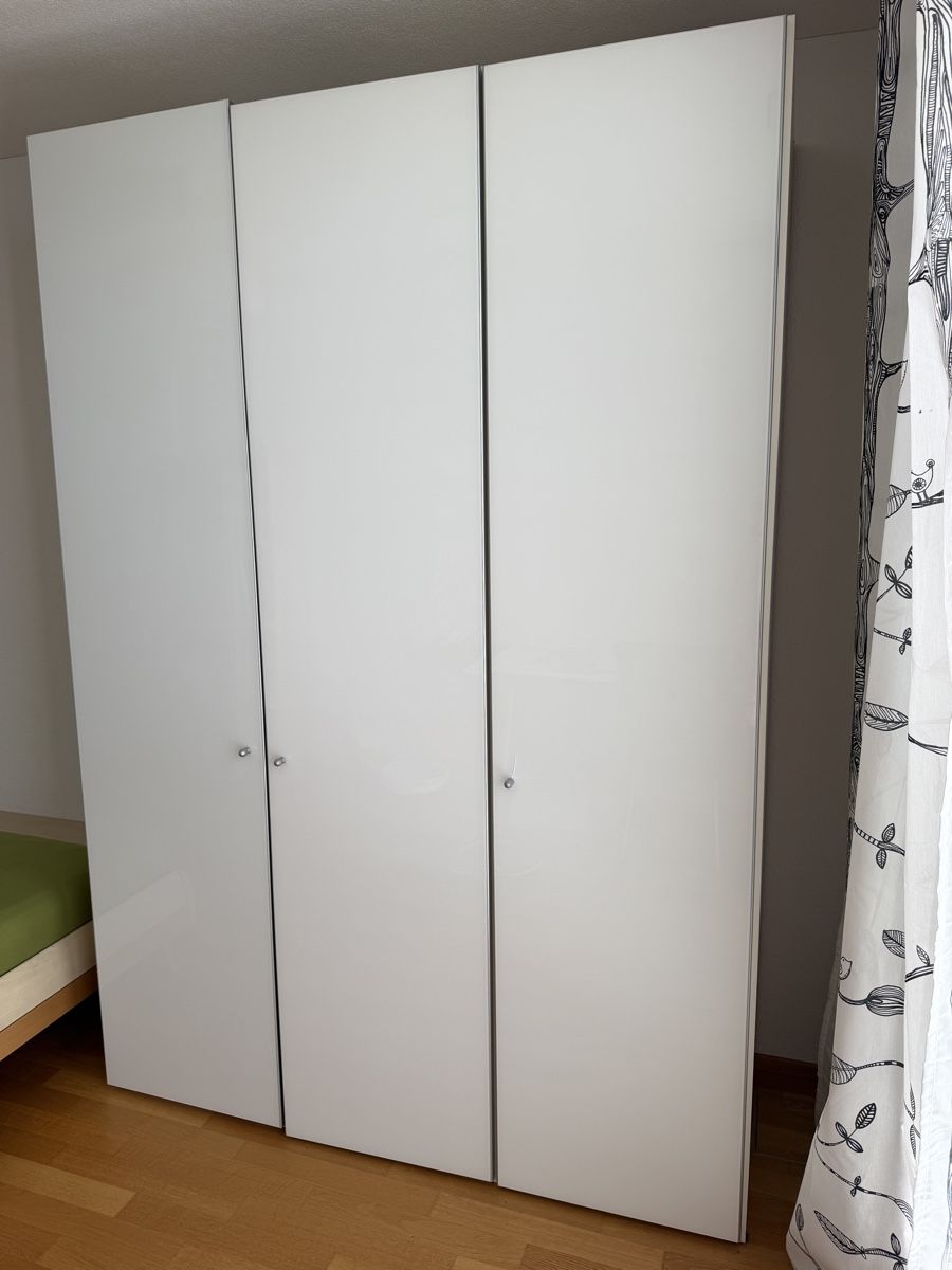Interio Schränke: Schrank – Gebraucht aus Meilen von mar_9qwy