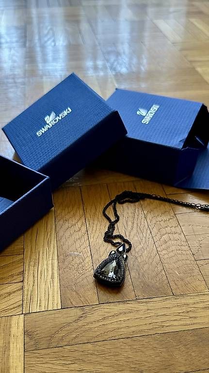 Catenine: Collier Swarovski – Usato da Genève venduto da Ninah71