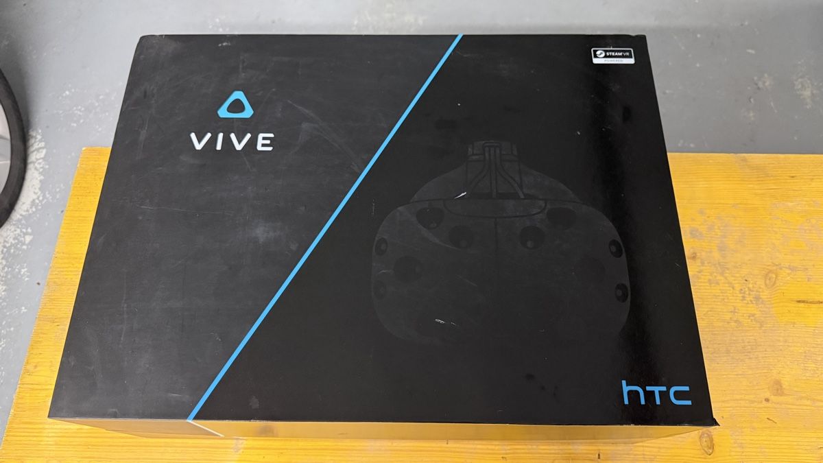 HTC VR Brille: HTC VIVE VR Headset Controller Bundle gebraucht – Gebraucht aus Holziken von Syk1