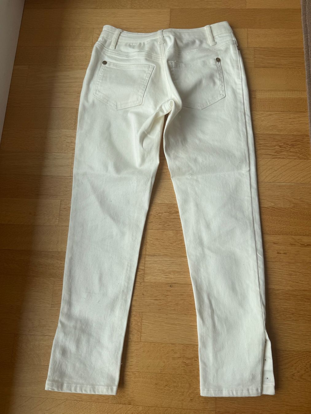 Chanel Jeans: Jeans Chanel neuf, taille 34 – Nuovo (secondo la descrizione) da Vufflens-Château venduto da Nad12 6
