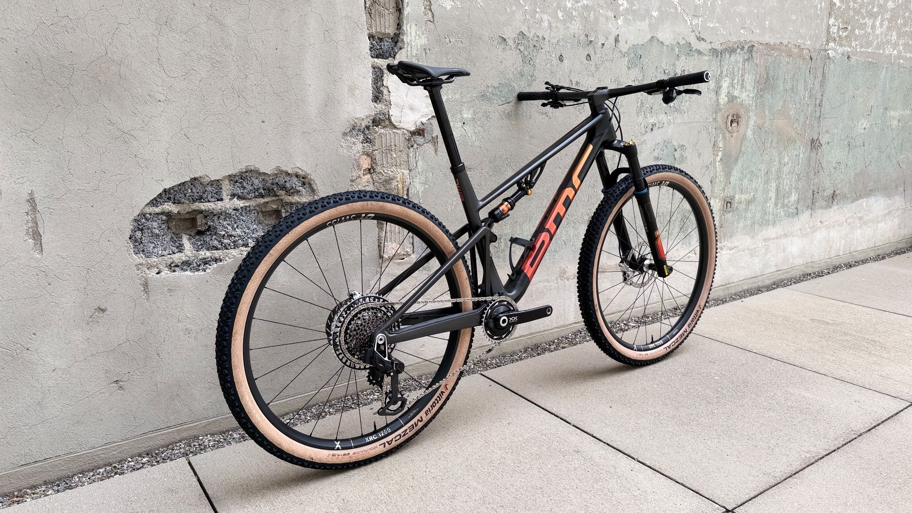 BMC Velos: BMC Fourstroke R 01 ONE – Neu (gemäss Beschreibung) aus Stettlen von Drift.Bike.Shop.Bern 1