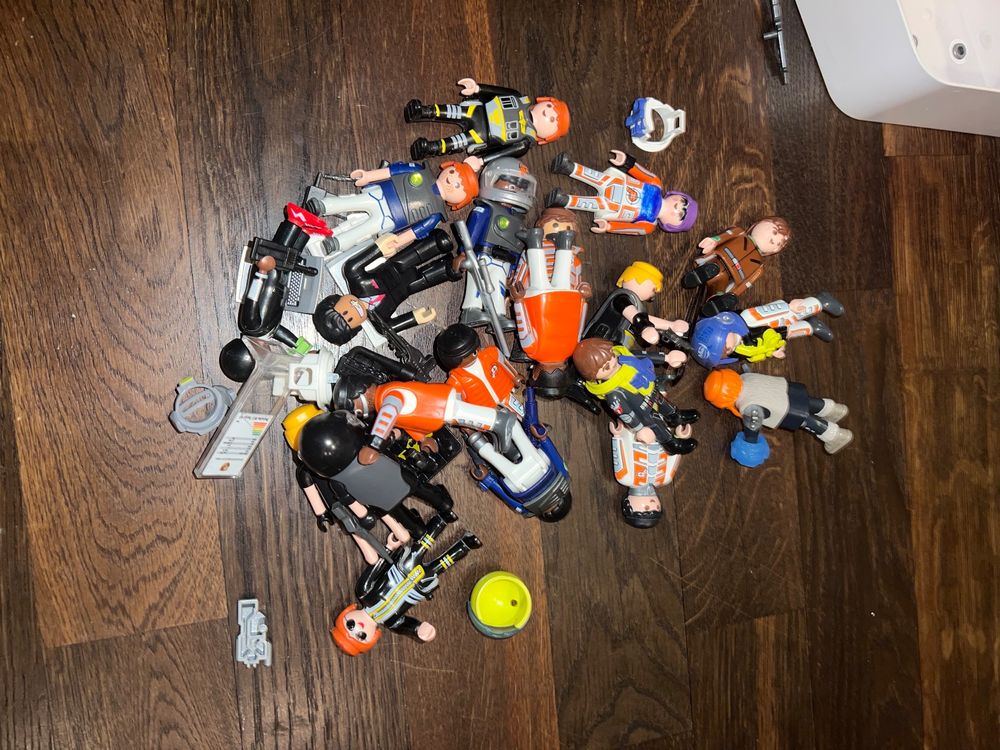 Playmobil Jouets: Div Playmobils warten auf neue Abenteurer :) – D'occasion à Gattikon par Sunshine4. 5