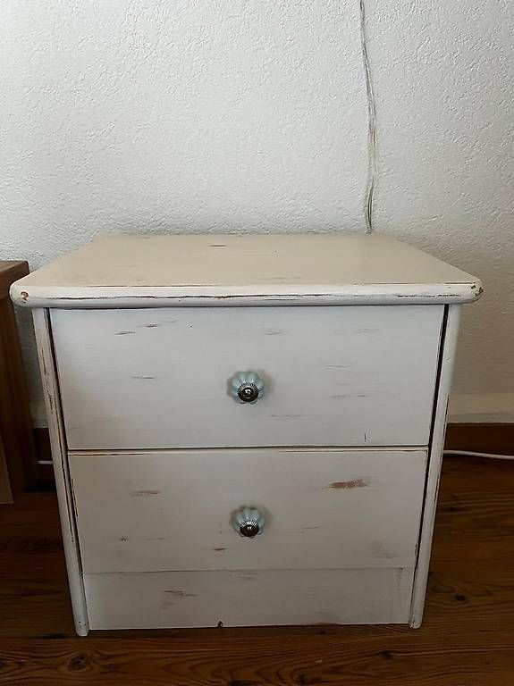 Nachttische: Shabby Chic Nachttisch – Gebraucht aus Bern von I-E-90