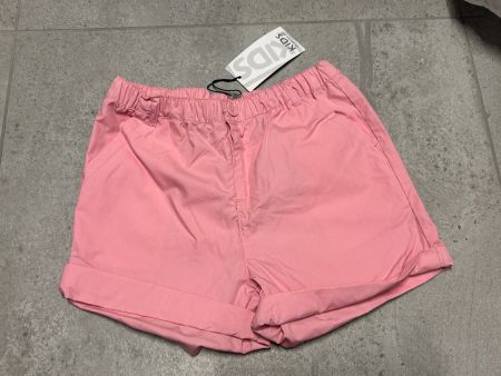 Short léger neuf taille 140