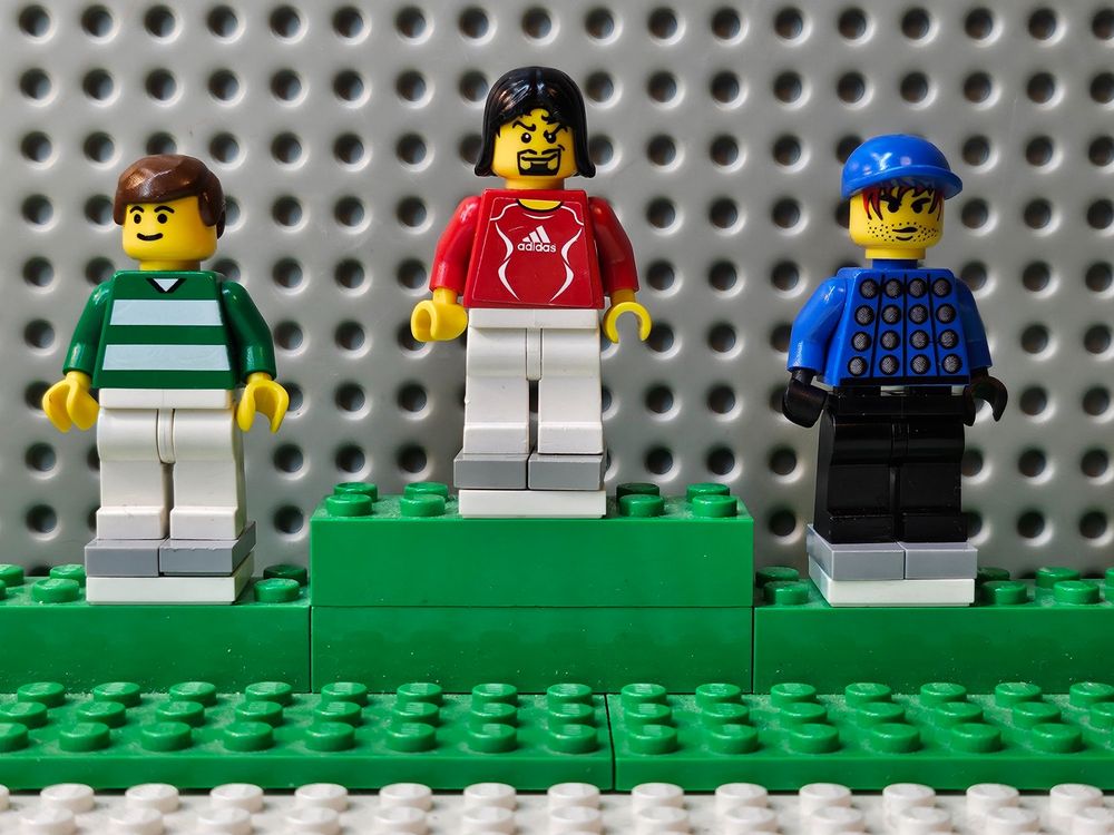 3 Lego-Minifiguren Serie Fussball, Spieler oder Spielerin | Kaufen auf ...