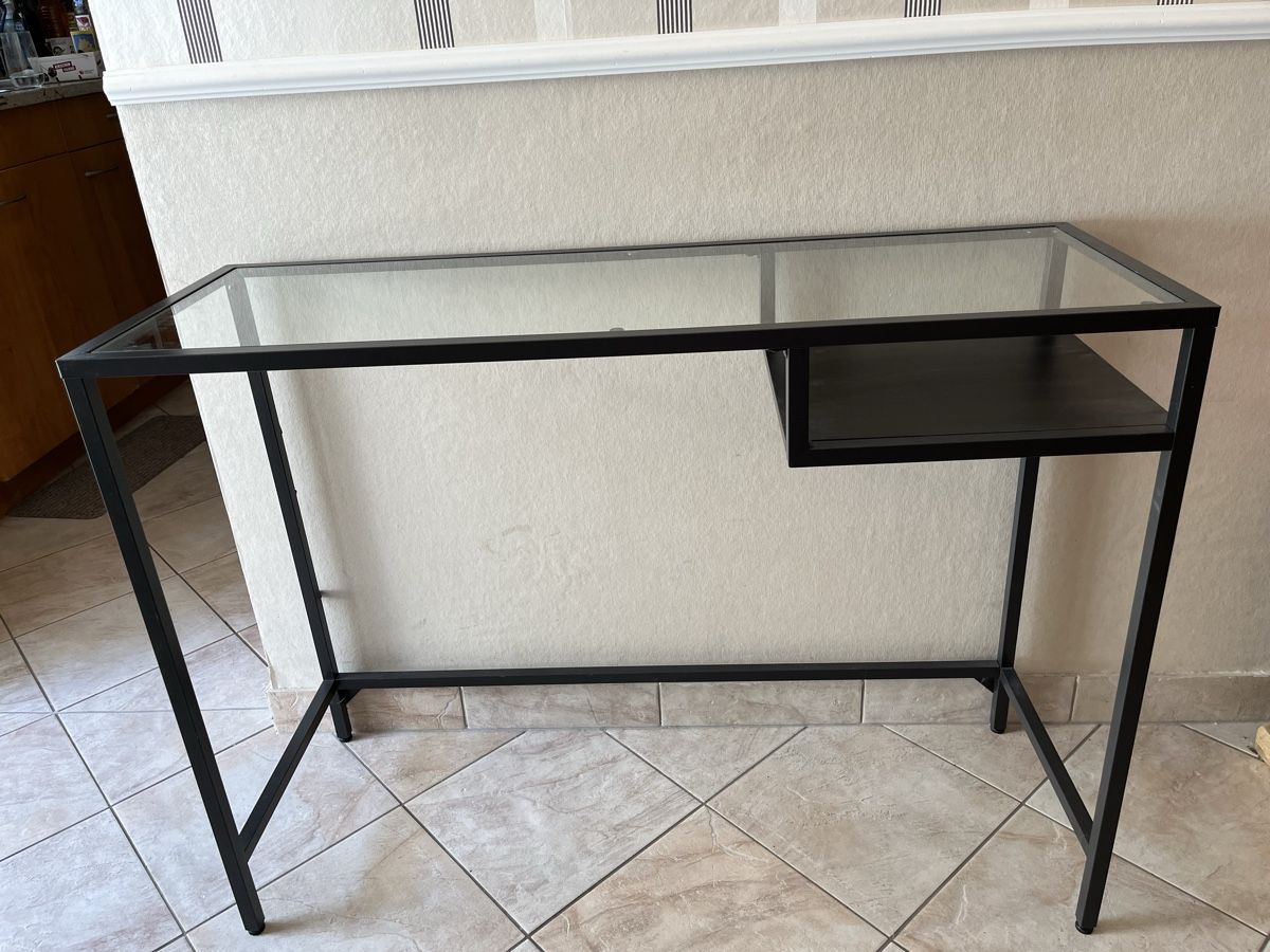 Scrivanie: Bureau/Table ordinateur portable, noir/verre, 100x36 cm – Usato da Genolier venduto da ker_tcn9