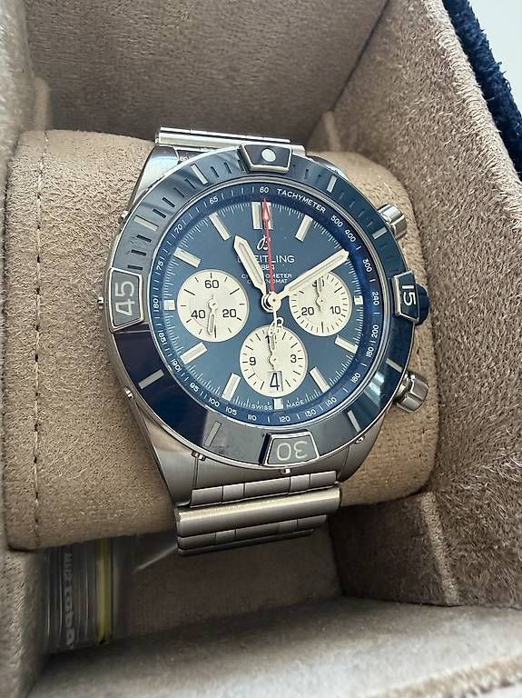 Breitling Montres: Breitling Super Chronomat B01 44 – D'occasion à Zürich par timeio 2