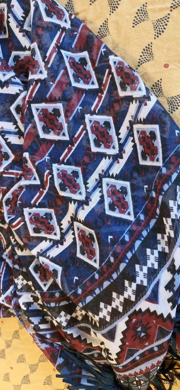 Foulards, Tücher & Schals: Aztec pattern scarf – Gebraucht aus Bonstetten von Denitza87 1