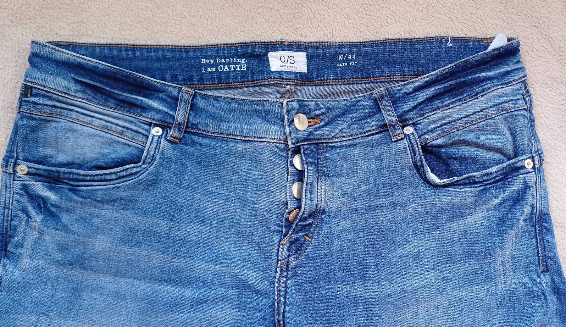 Jeans: s.Oliver Jeans Capri Damen Grösse W/44 – Nuovo (secondo la descrizione) da Volketswil venduto da Anzaru 1