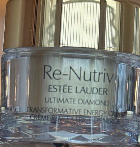 Estée Lauder Cura del viso: Kosmetik Estée Lauder Re-Nutriv NEU – Nuovo e nell'imballaggio originale da Dänikon ZH venduto da tug_m9b6 3