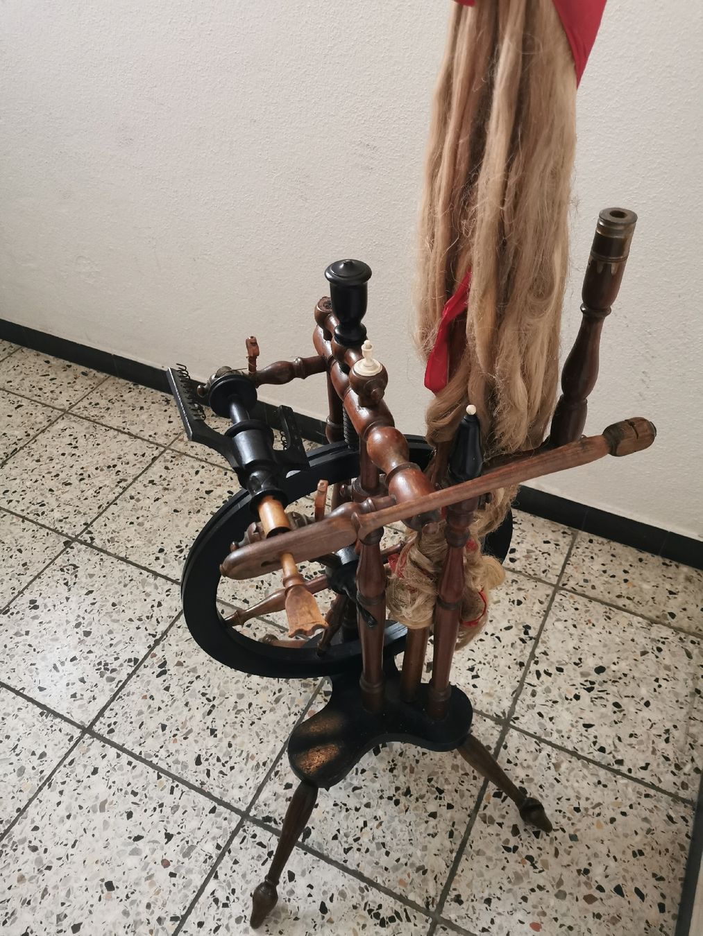 Ruote per filare: Antikes Spinnrad um1900 – Usato da Mellingen venduto da fra_g7y8 3