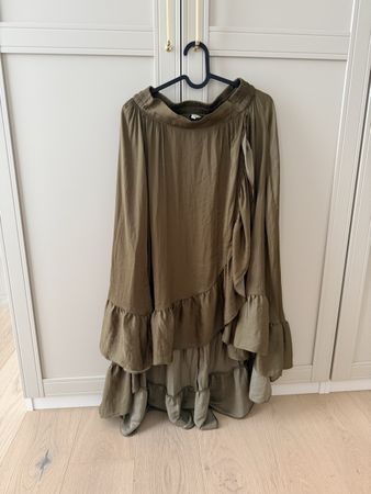 Maje skirt olive green size 40 ruffled asymmetric