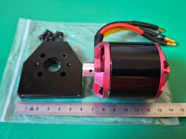 Motor mit Adapterplatte für Antrieb von RC Hydraulikpumpe