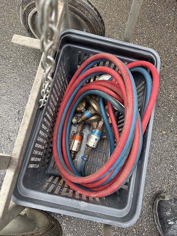 Tutti gli attrezzi: robuster Schweisswagen zu verkaufen  – Usato da Rämismühle venduto da Ridanleu 1