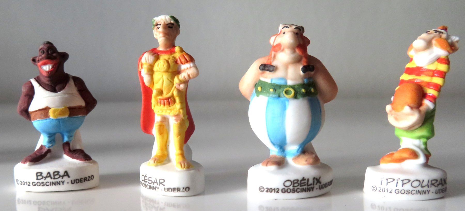 Fumetti: Série complète de 12 fèves Astérix chez les Bretons – Usato da Le Locle venduto da LibrairieLaBergerie 2