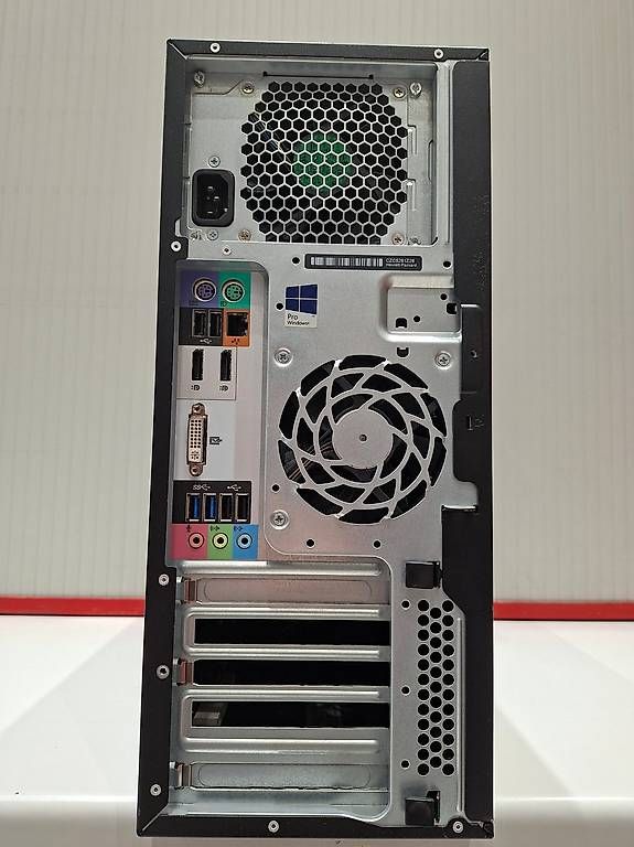 Hewlett Packard PC: HP Z230 Workstation (7035) – Usato da Locarno venduto da Sa.chan 1