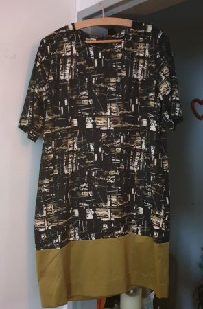 Cos schönes Kleid Gr. 42