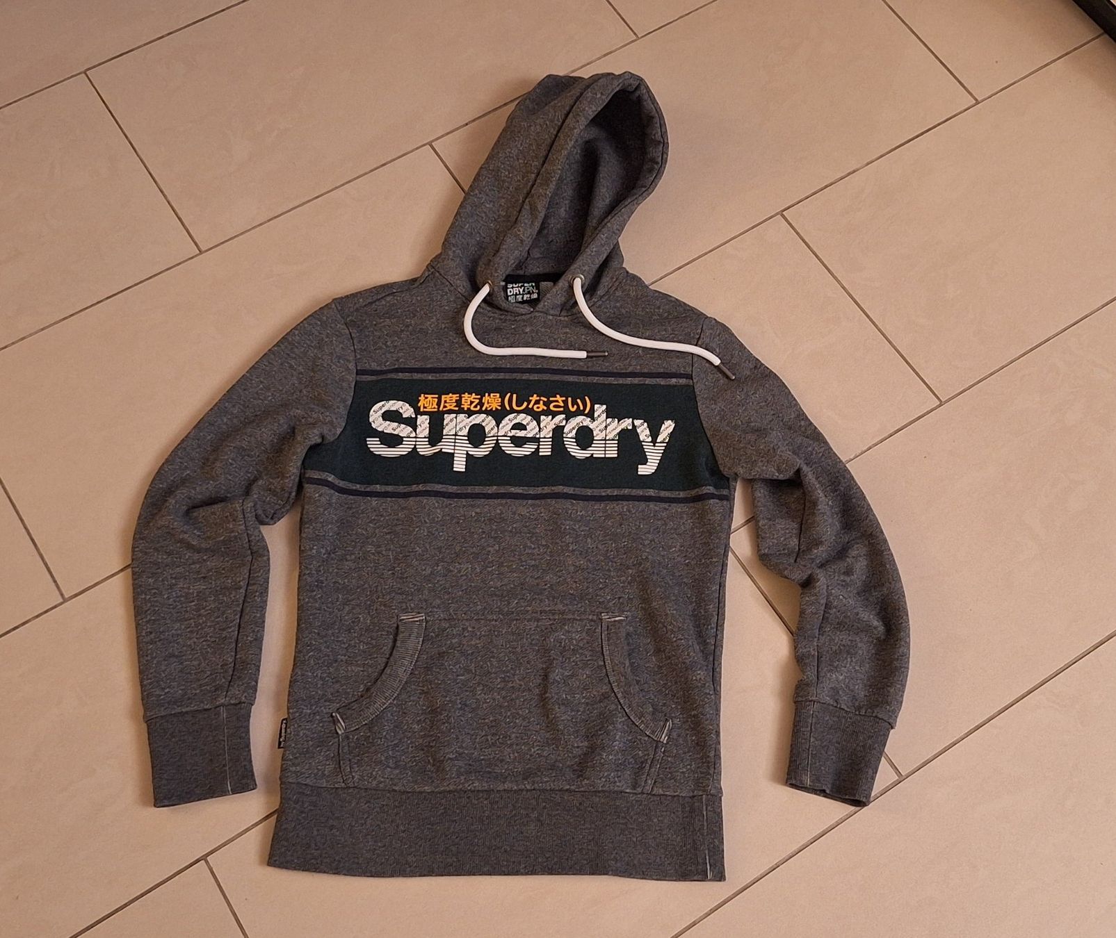 Superdry Maglioni & Felpe: SuperDry Pullover Hoodie Grösse S – Nuovo (secondo la descrizione) da Richterswil venduto da uscars