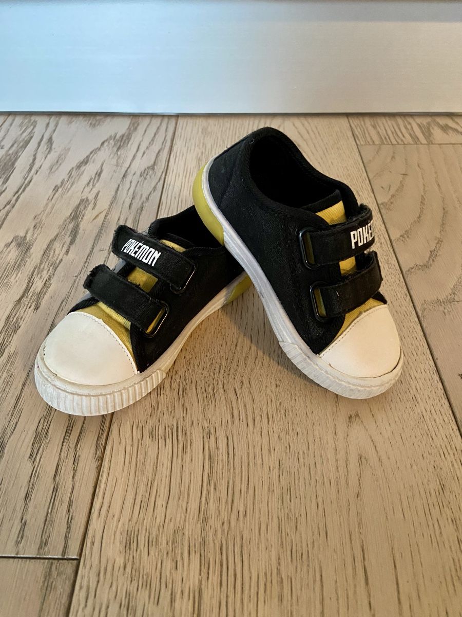 Scarpe per ragazzi: Sneaker Pokemon Große 25 – Usato da Arbedo venduto da gregmccooper