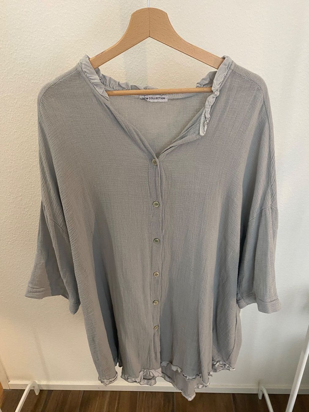Blusen: New Collection lange Bluse hellgraublau Gr. XXL oversized – Neu (gemäss Beschreibung) aus Arlesheim von san_w9vr 2
