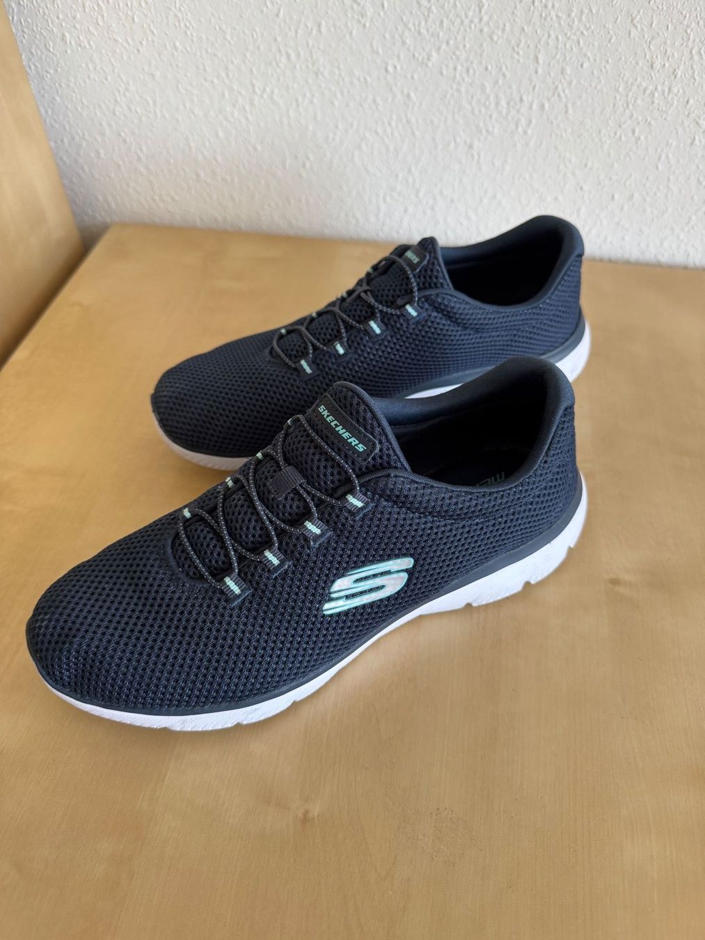 Skechers Scarpe da donna: SKECHERS MEMORY FOAM – Usato da Luzern venduto da Ankerli