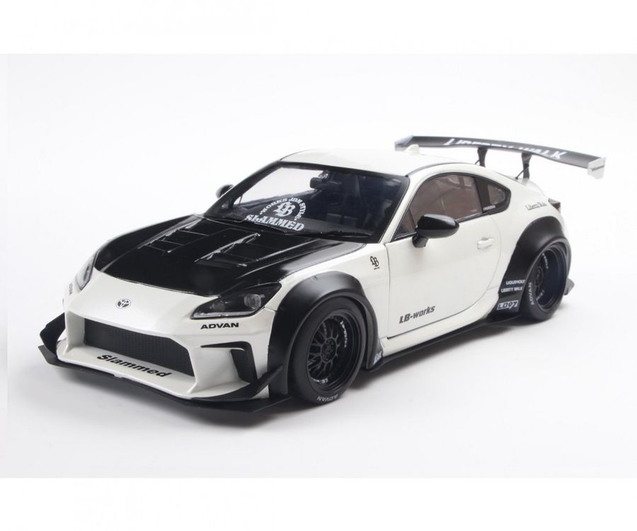 TOYOTA GR86 LBWK BODY KIT 2024 PERLWEISS 1:18 SOLIDO (Neu und ...